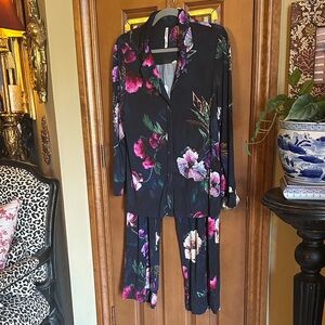 Women’s Soma “Cool Nights” Black Floral Pajama Set, size Large